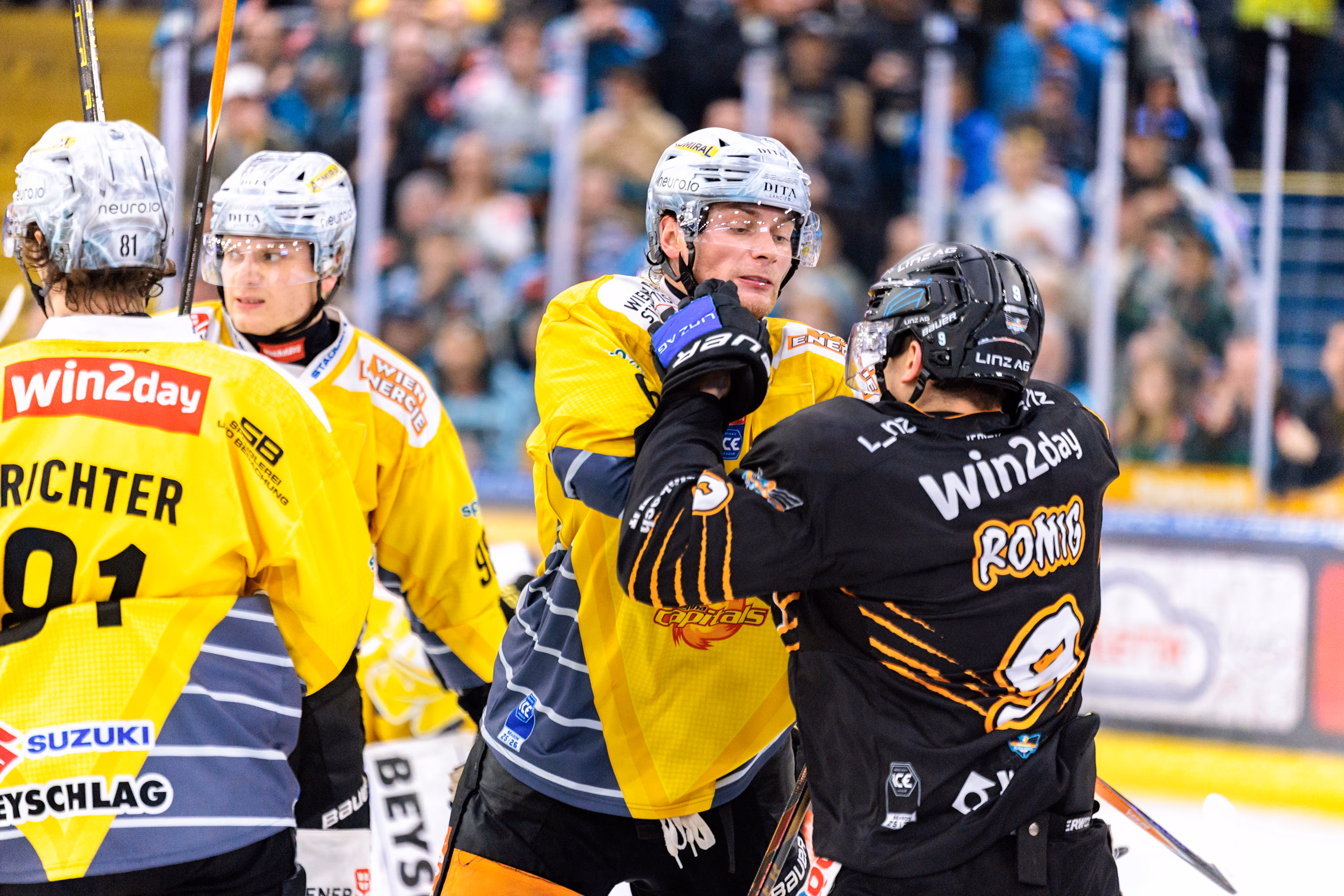 Hitziges Duell in Linz: Black Wings behalten kühlen Kopf und siegen 4:1.